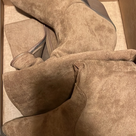 Faux suede high boots - Picture 4 of 6